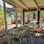 Cozy Apartment With Garden Terrace