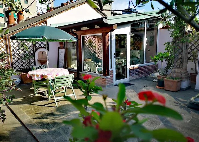 Cozy Apartment With Garden Terrace